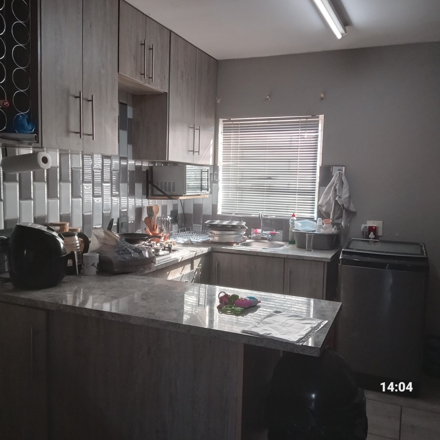 2 Bedroom Property for Sale in Geelhoutpark North West